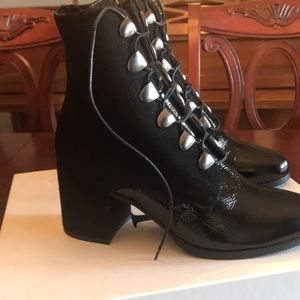 Gorgeous women’s Italian heel boots